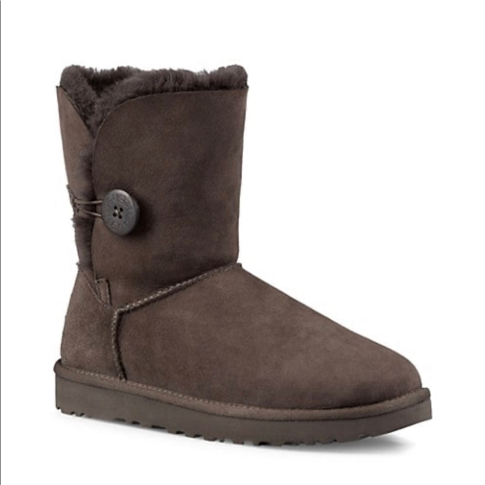 Sz 8: UGG Bailey ButtonSheepskin-Lined Suede Boots